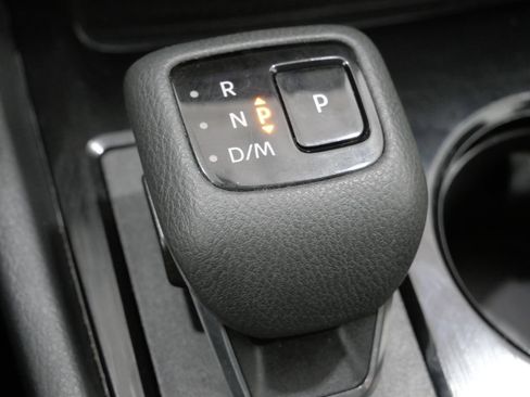 Used 2024 Nissan Rogue S FWD image 22