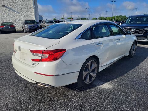 Used 2019 Honda Accord Touring image 4