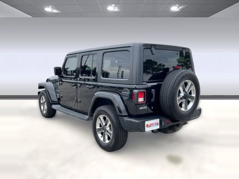 Used 2019 Jeep Wrangler Unlimited Sahara image 3