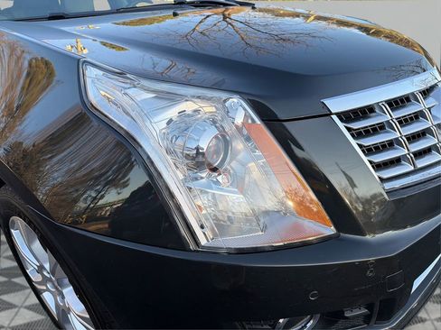 Used 2015 Cadillac SRX Performance w/ Driver Awareness Package image 40