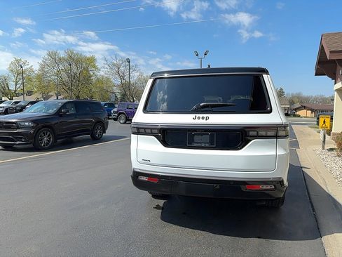 New 2026 Jeep Grand Wagoneer L Summit AWD/4WD image 18