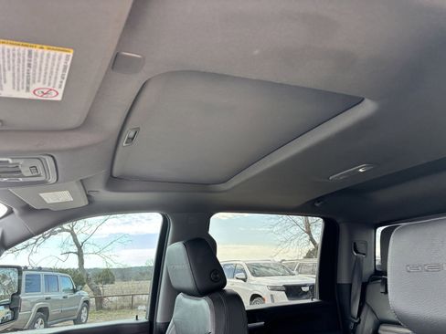 Used 2020 GMC Sierra 2500 Denali w/ Denali Ultimate Package image 12