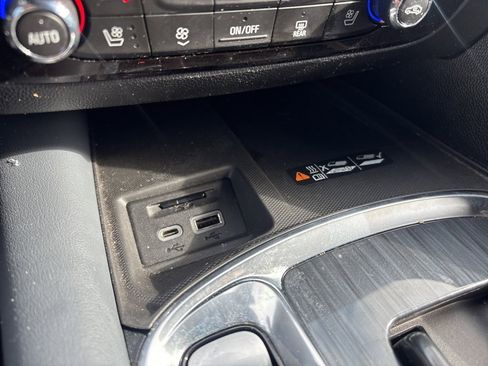 Used 2022 Buick Enclave Premium image 42