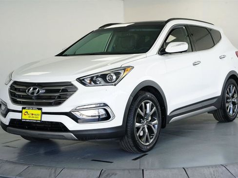 Used 2017 Hyundai Santa Fe Sport image 4