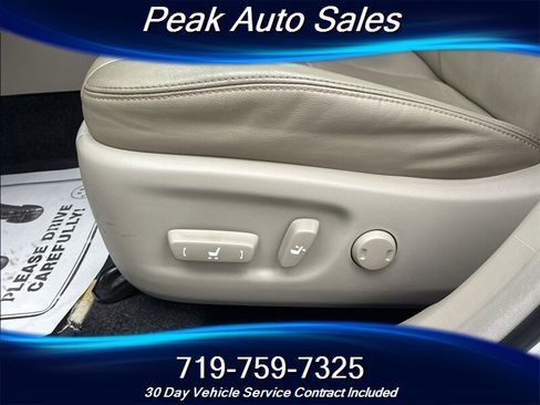 Used 2015 Toyota Prius Five w/ Advanced Technology Package FWD image 12