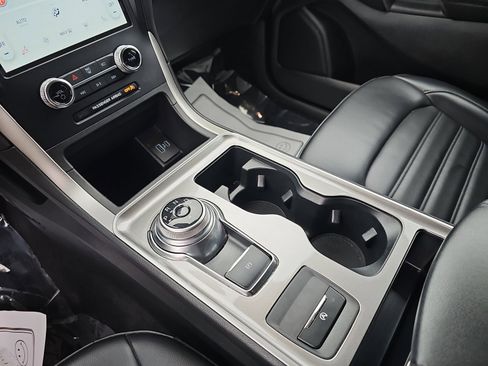 Used 2024 Ford Edge SEL image 26