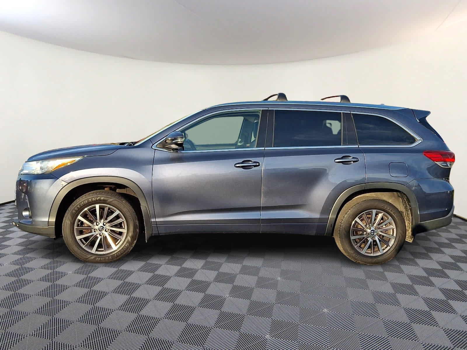Used 2018 Toyota Highlander XLE AWD/4WD image 8