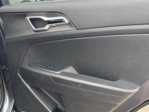 Used 2023 Kia Sportage LX image 12