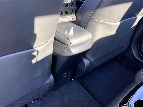 Used 2019 Toyota Prius Prime Advanced image 10