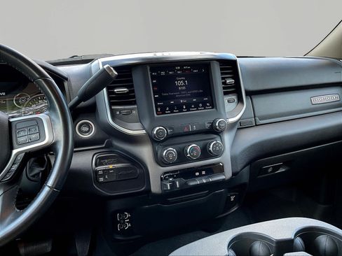 Used 2021 RAM 2500 Big Horn w/ Level 1 Equipment Group AWD/4WD image 10