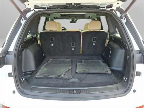 Certified 2023 Jeep Grand Cherokee Limited w/ Luxury Tech Group II AWD/4WD image 30