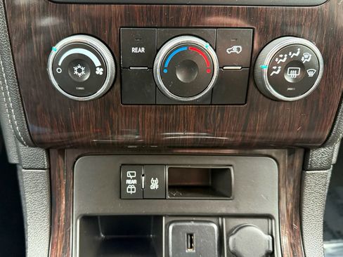 Used 2017 Chevrolet Traverse LT image 18