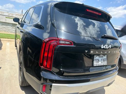 Certified 2024 Kia Telluride S w/ S Sunroof Package AWD/4WD image 6