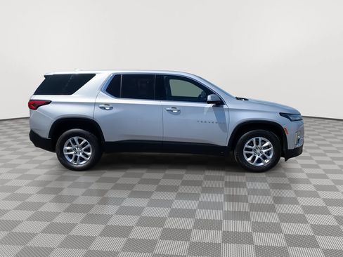 Used 2022 Chevrolet Traverse LS FWD image 8