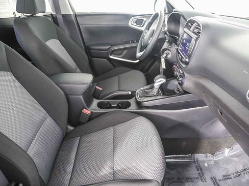 Used 2023 Kia Soul LX image 15