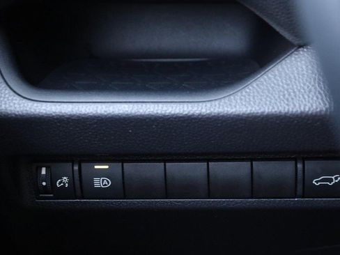 Used 2025 Toyota RAV4 XLE Premium image 20