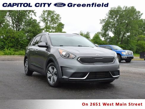 Used 2017 Kia Niro LX image 1