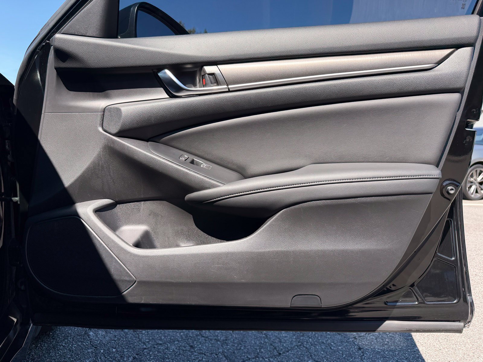 Used 2019 Honda Accord LX image 31