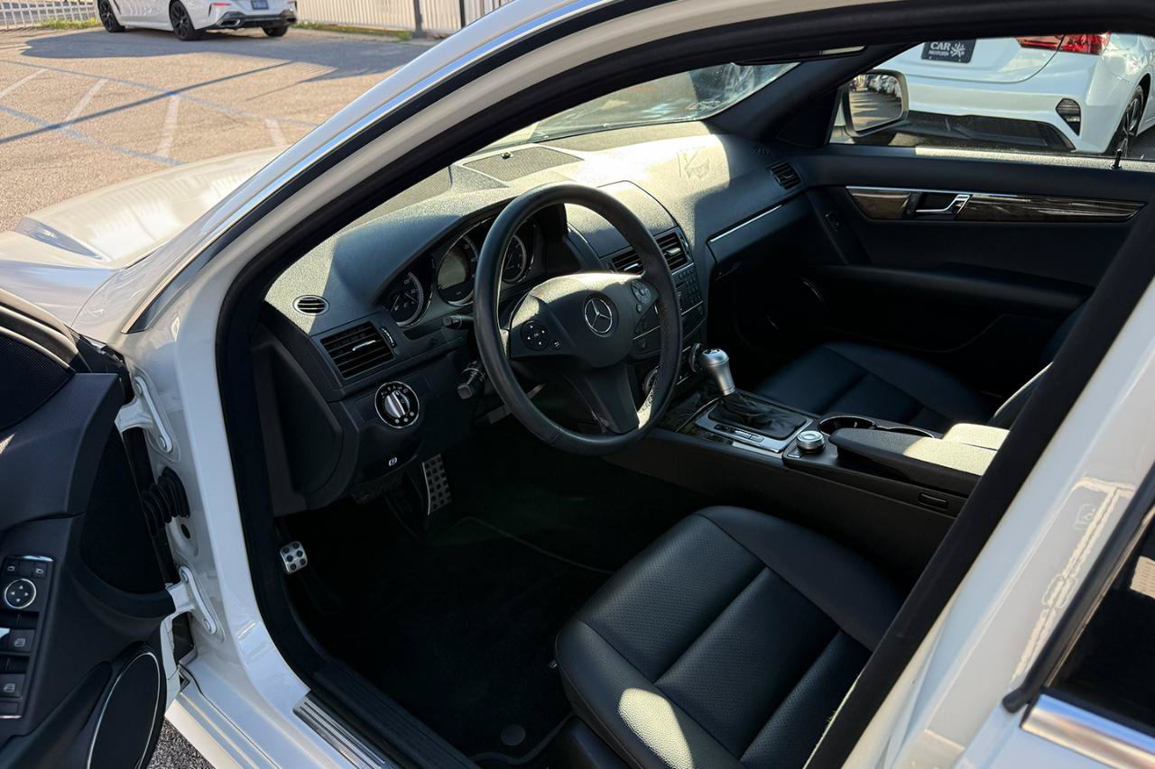 Used 2009 Mercedes-Benz C 350 Sport image 17