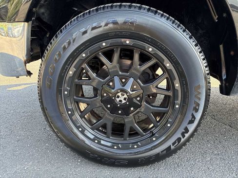 Used 2015 RAM 1500 Laramie AWD/4WD image 17