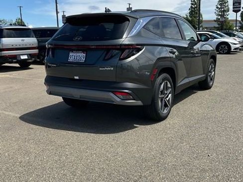 Certified 2025 Hyundai Tucson SEL AWD/4WD image 3