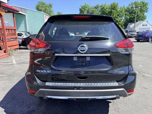 Used 2018 Nissan Rogue S AWD/4WD image 4