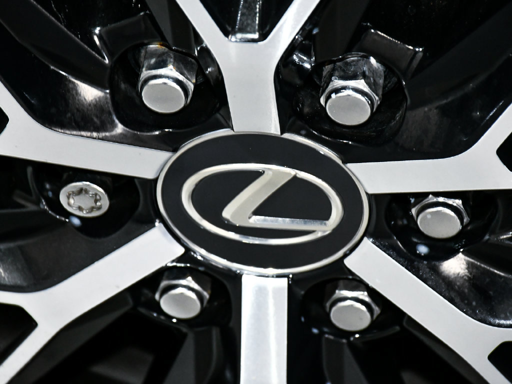 Used 2024 Lexus GX 550 w/ Accessory Package (Z1) AWD/4WD image 96
