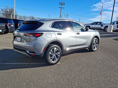 Used 2023 Buick Envision Essence image 9