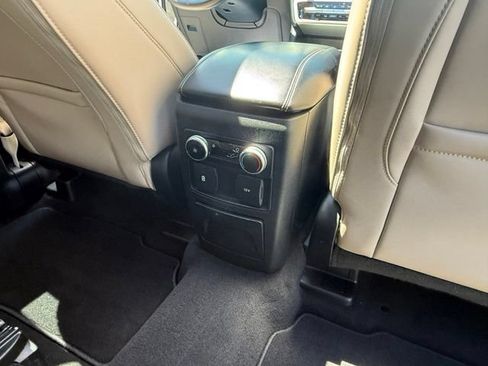 Used 2022 Ford Explorer XLT w/ Equipment Group 202A AWD/4WD image 22