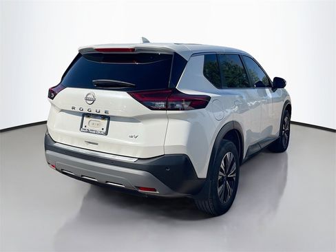 Used 2023 Nissan Rogue SV image 5
