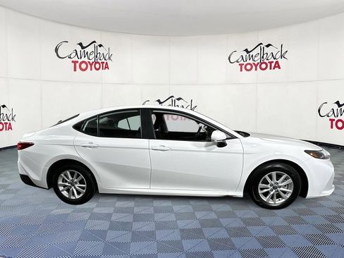Used 2025 Toyota Camry LE image 8