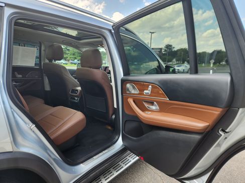 Used 2024 Mercedes-Benz GLS 450 4MATIC image 14