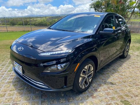 Used 2023 Hyundai Kona SEL w/ Cargo Package FWD image 3