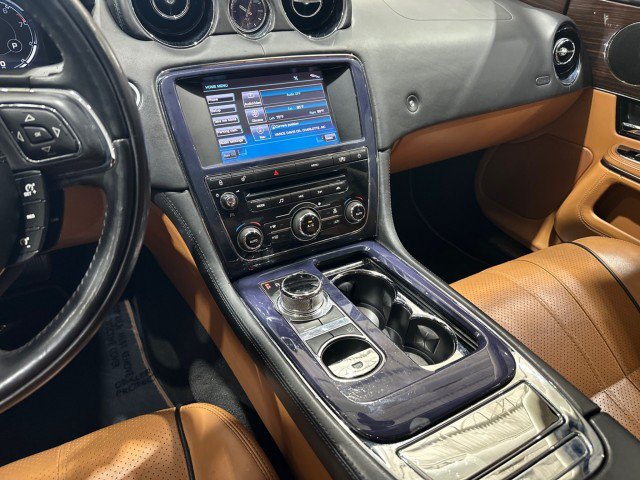 Used 2011 Jaguar XJ L RWD image 4