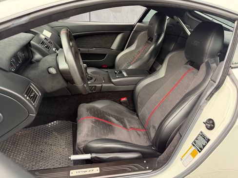 Used 2015 Aston Martin V8 Vantage GT RWD image 16