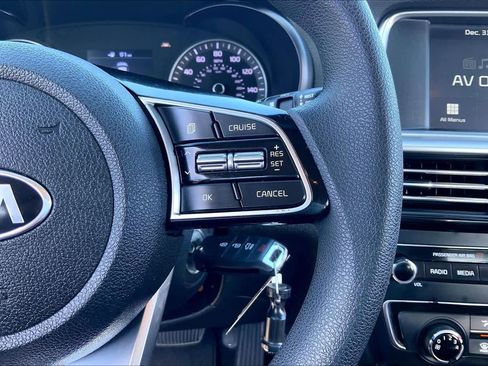 Used 2020 Kia Optima LX image 23