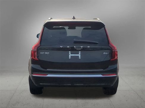 New 2026 Volvo XC90 B6 Plus w/ Protection Package Premier image 5