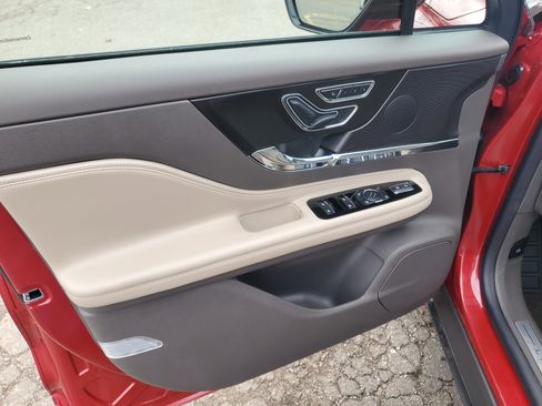 Certified 2023 Lincoln Corsair Reserve w/ Equipment Group 201A image 10