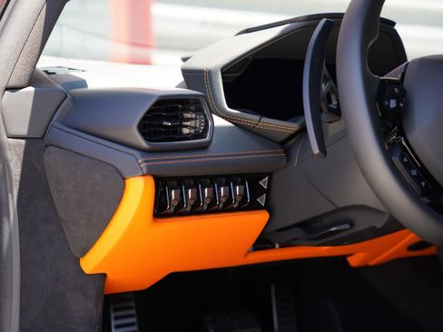 Used 2024 Lamborghini Huracan Sterrato AWD/4WD image 26