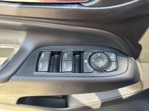 Used 2019 Chevrolet Equinox LT w/ LT Appearance Package FWD image 9