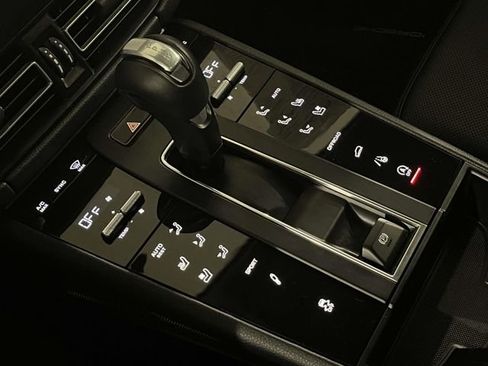 Certified 2023 Porsche Macan S AWD/4WD image 35