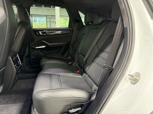 Used 2023 Porsche Cayenne Turbo S image 45