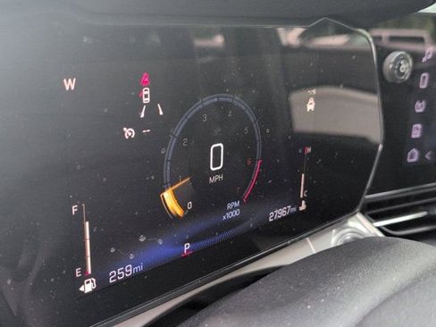 Used 2025 Chevrolet Trax LT w/ LT Convenience Package FWD image 16
