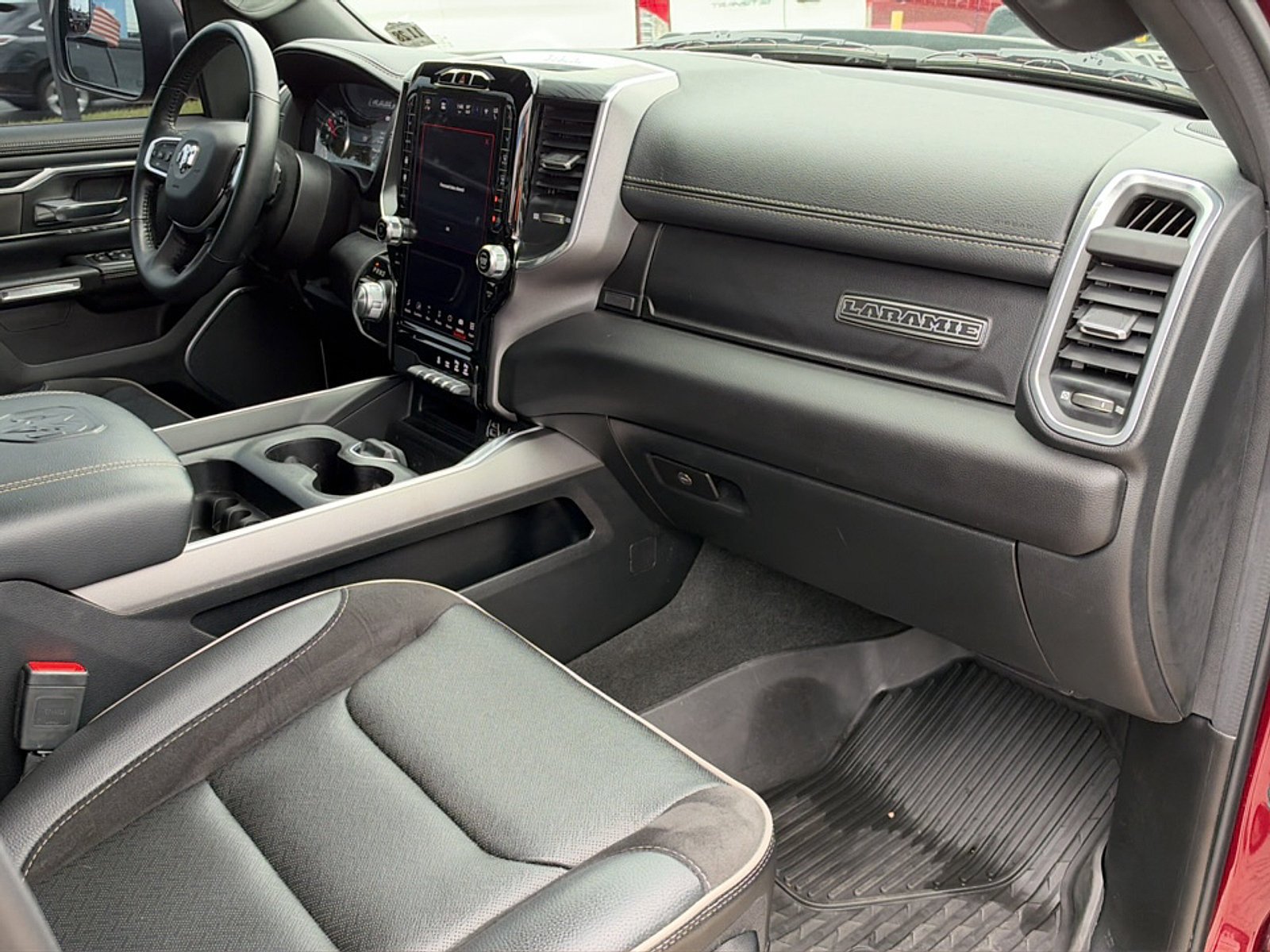 Used 2023 RAM 1500 Laramie AWD/4WD image 11