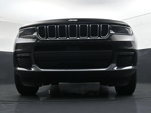 Used 2023 Jeep Grand Cherokee L Limited AWD/4WD image 33
