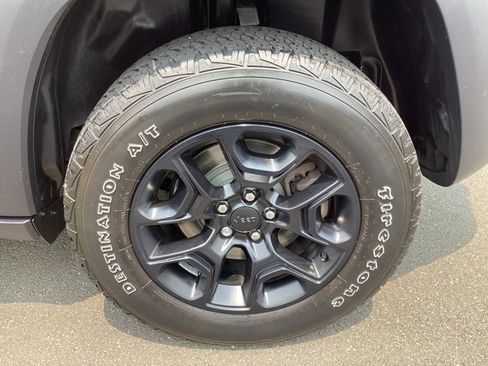 Used 2021 Jeep Cherokee Trailhawk w/ Premium Leather Package image 11