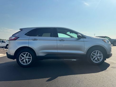 Used 2024 Ford Edge SEL w/ Convenience Package AWD/4WD image 4