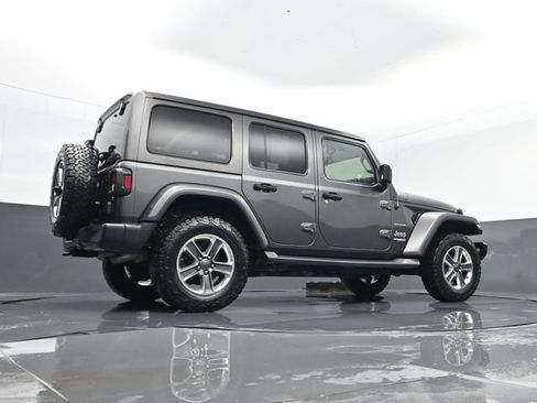 Used 2019 Jeep Wrangler Unlimited Sahara w/ Cold Weather Group AWD/4WD image 23