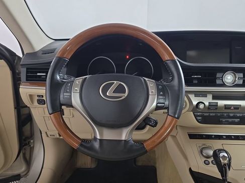 Used 2013 Lexus ES 300h w/ Luxury Pkg FWD image 13