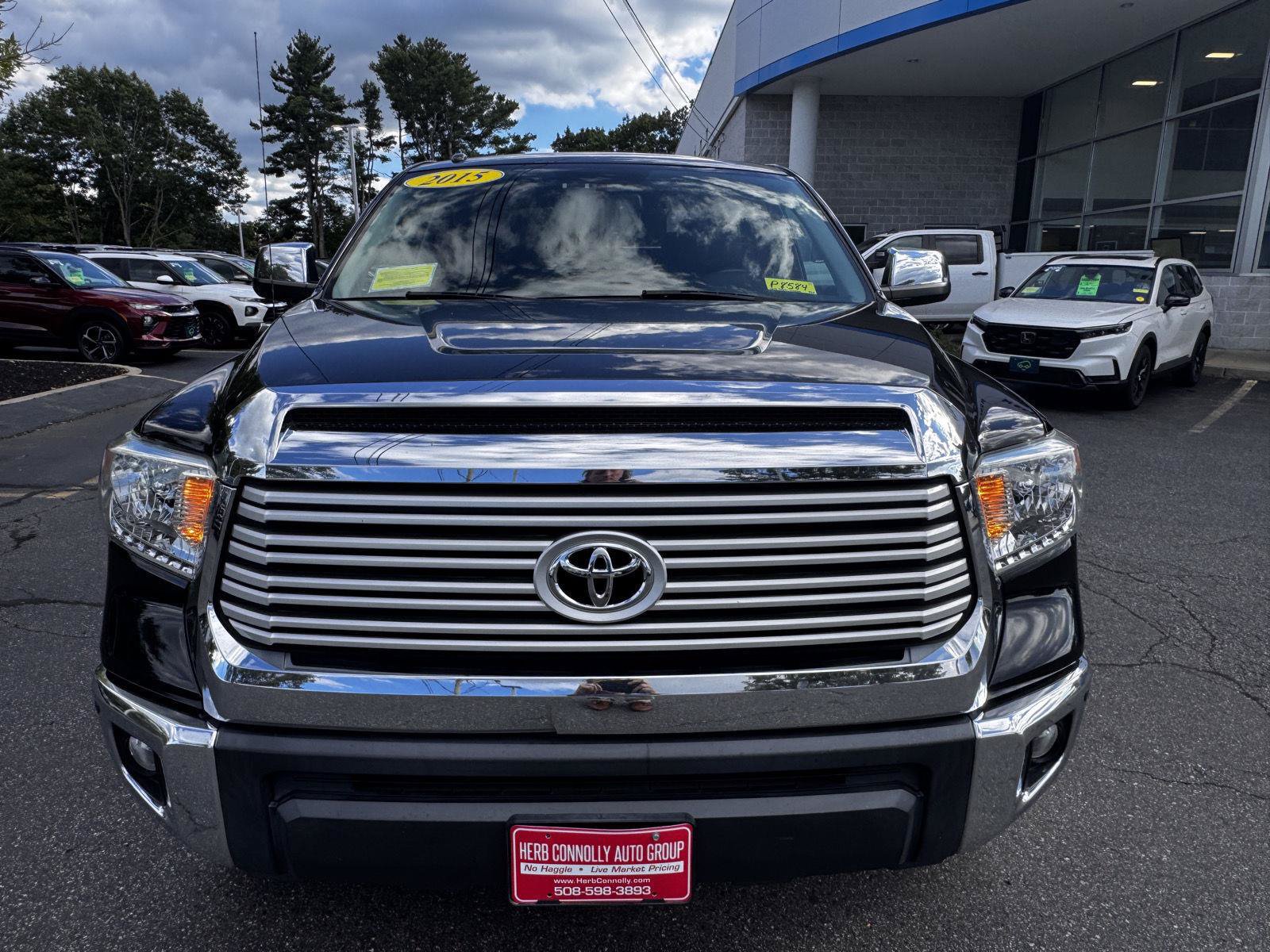 Used 2015 Toyota Tundra Limited w/ Limited Premium Package AWD/4WD image 2
